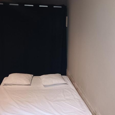 Appartement Pour 4 Personnes Dans Une Rue Tres Calme Saint-Laurent-le-Minier Ngoại thất bức ảnh